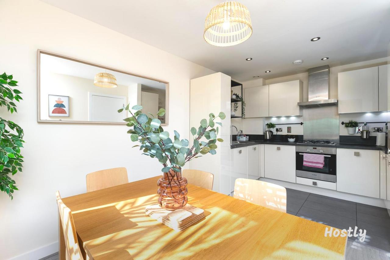 Puffin Way - Comfortable, Spacious House With Parking Reading Exterior foto