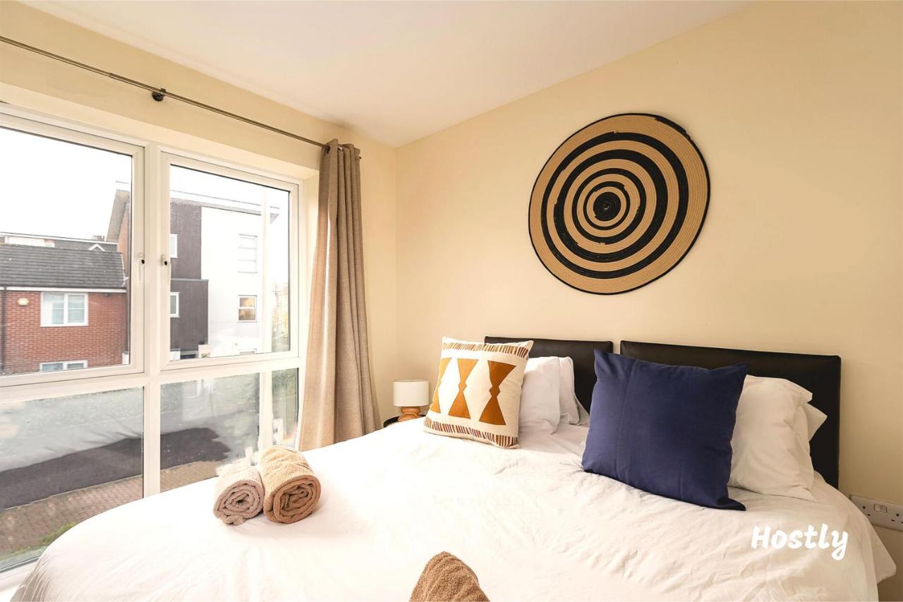 Puffin Way - Comfortable, Spacious House With Parking Reading Exterior foto