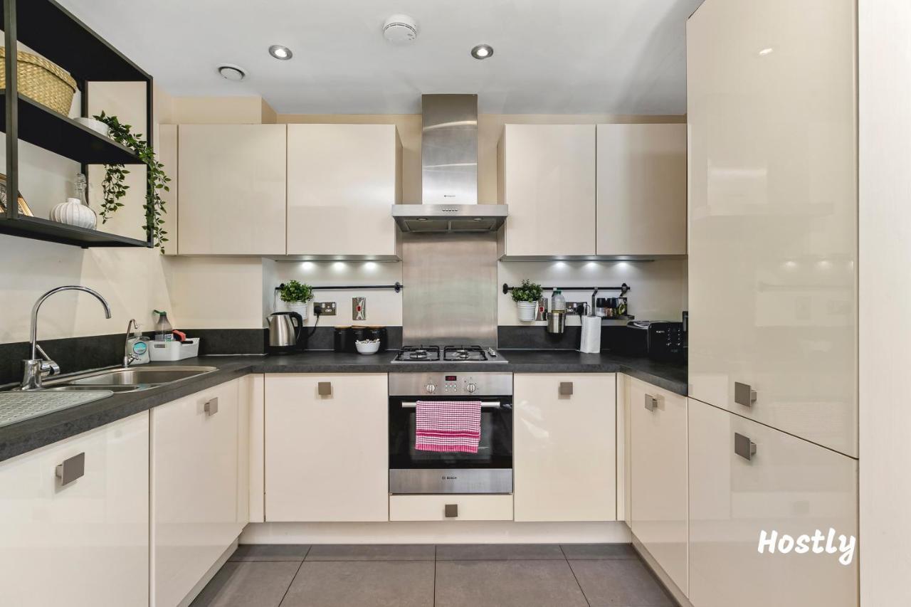 Puffin Way - Comfortable, Spacious House With Parking Reading Exterior foto