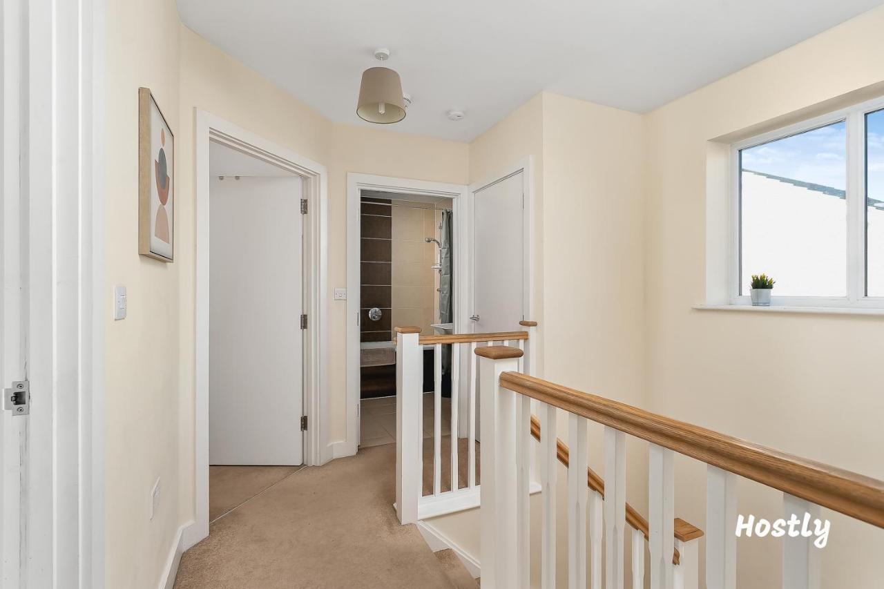 Puffin Way - Comfortable, Spacious House With Parking Reading Exterior foto