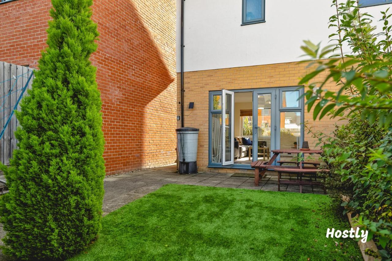 Puffin Way - Comfortable, Spacious House With Parking Reading Exterior foto